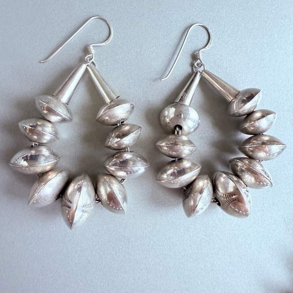 Native American Navajo Saucer Bead Handmade Sterling Silver Necklace Earring Set - Picture 4 of 12